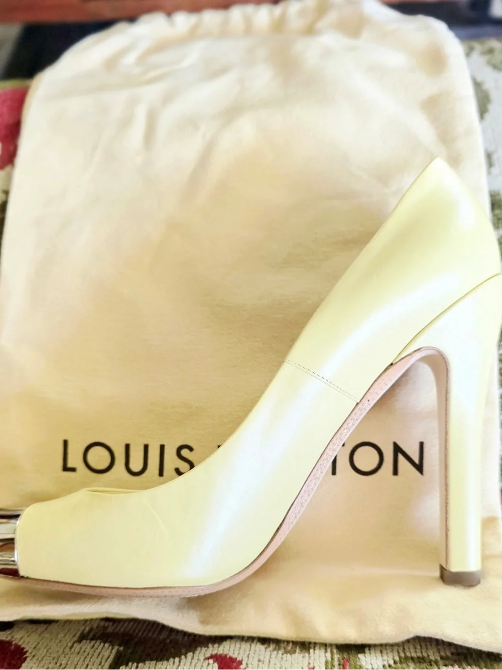Louis Vuitton Pale Yellow Leather Pumps with Silver Pointed Toe